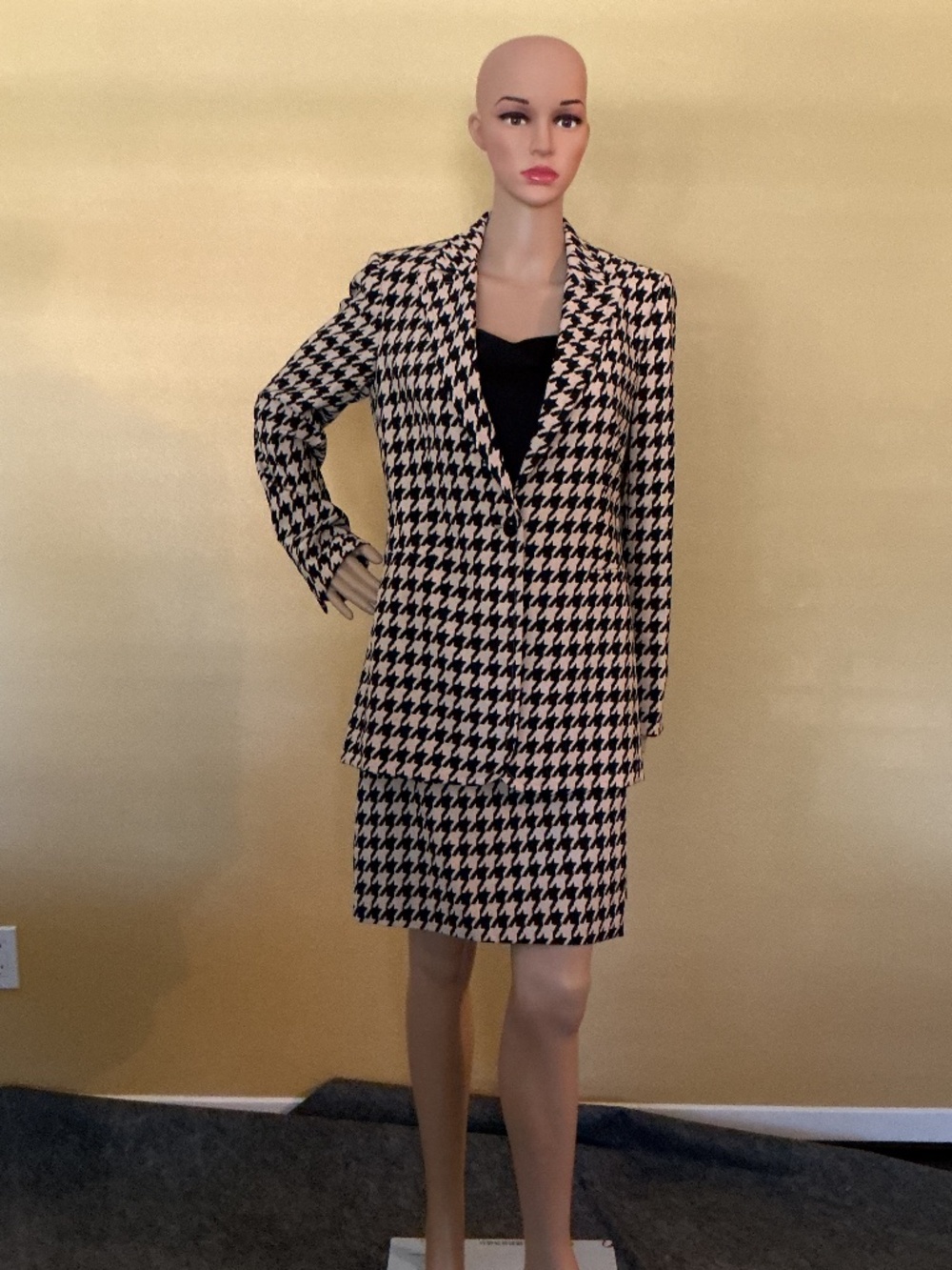 Alice and Olivia Suiting NWT Blazer Pants Skirt print black almond